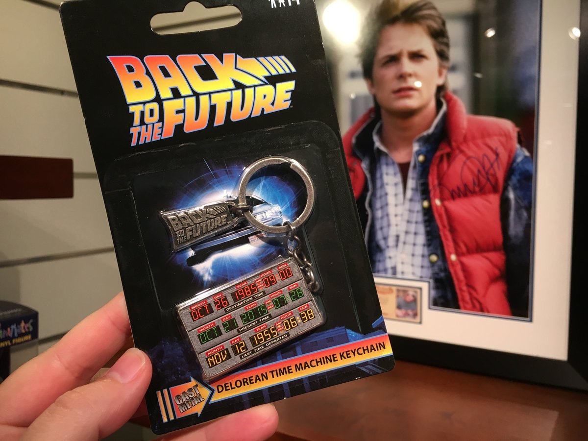OrlandoParkStop's tweet photo. Follow Us and Retweet to enter!

We're giving away a time circuits keychain to celebrate #BackToTheFutureDay! Just follow our Twitter account and retweet this tweet to enter. A winner will be drawn randomly, so stay tuned. US shipping addresses only. https://t.co/npyjl8UtIP