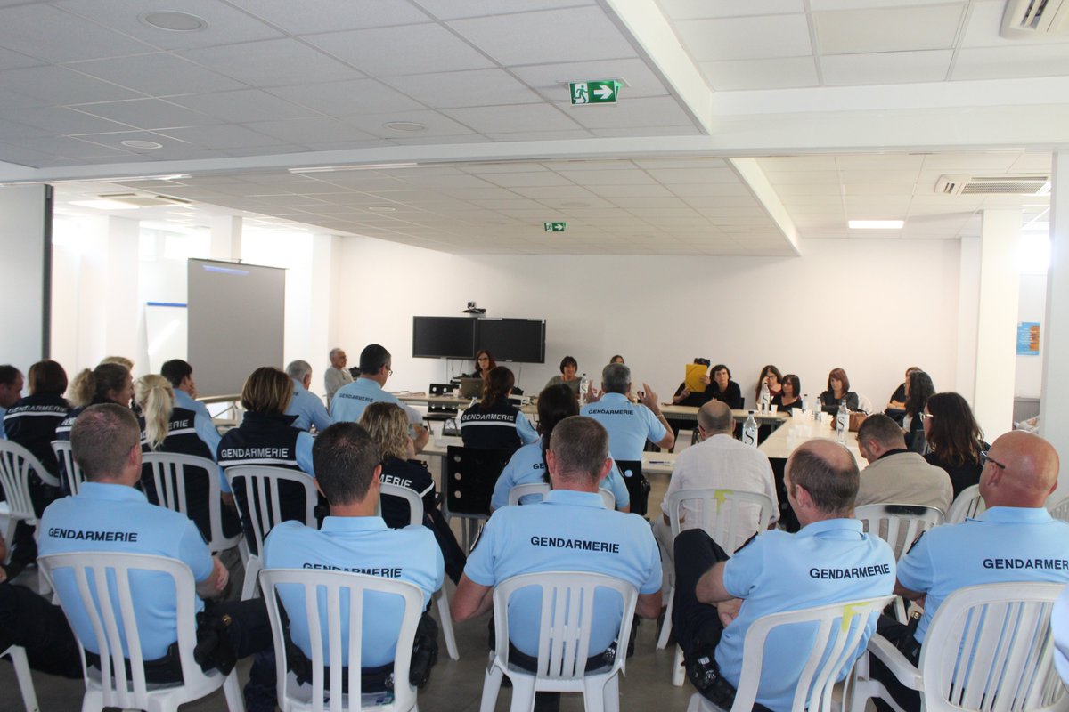 jm_defour's tweet photo. Très honoré d'avoir accueilli au CH de Bastia #CHBastia la formation "Prévention et lutte contre les violences au sein du couple" #GrenelleViolencesConjugales avec M. le Préfet de Haute Corse #Prefet2B https://t.co/k5QheTB3cs