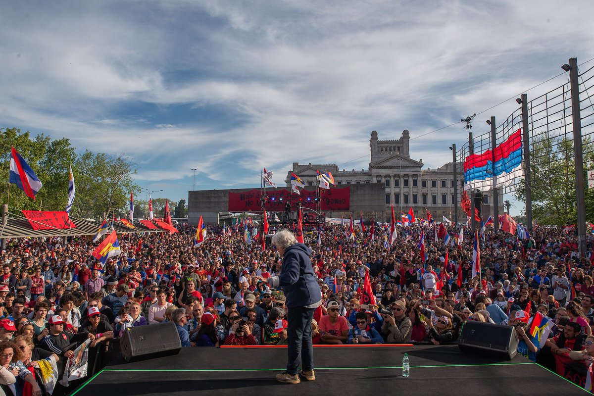 Lucía Topolansky tweet media