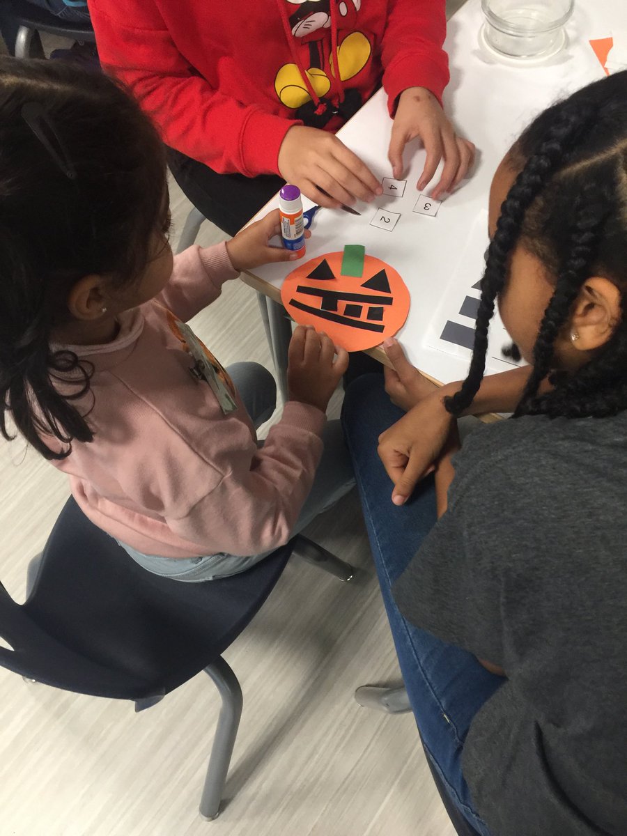 kindercav's tweet photo. Kindergarten works on seasonal topics! Grade 7 learning buddies are a wonderful help with jackolantern shapes.⁦@Banff_El_School⁩ @mountailearning https://t.co/2CMqb3R5vK