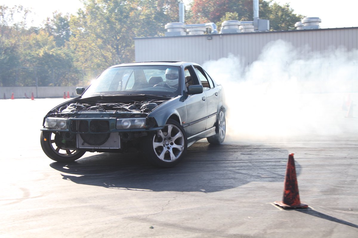 jack_reusch's tweet photo. 60 psi in the rear https://t.co/pZqkmrpNUl