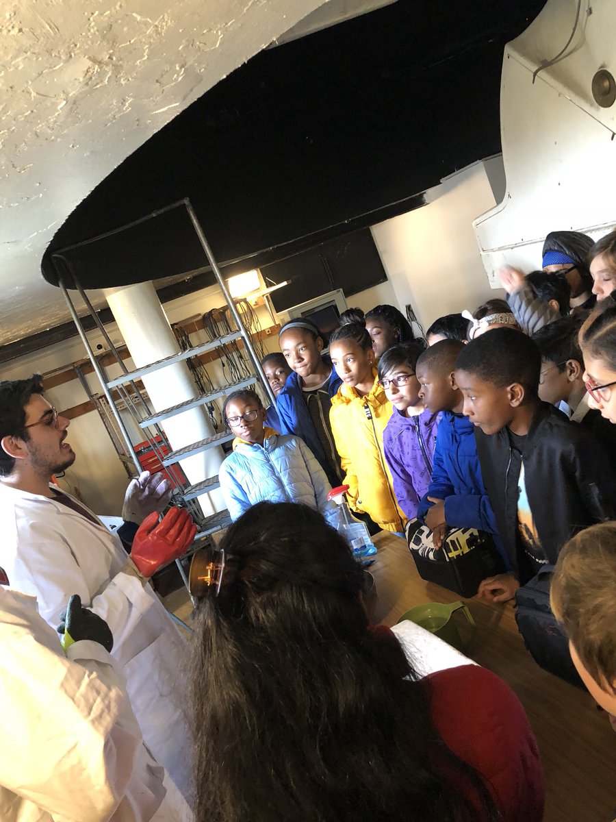 Ms_F_Qureshi's tweet photo. Enjoying the day at the observatory @yorkuniversity #ScienceIsFun #6F1 @BalmoralDrivePs @razazar67 @DSolomonshirley @PeelSchools https://t.co/SOTYv5Mqvo