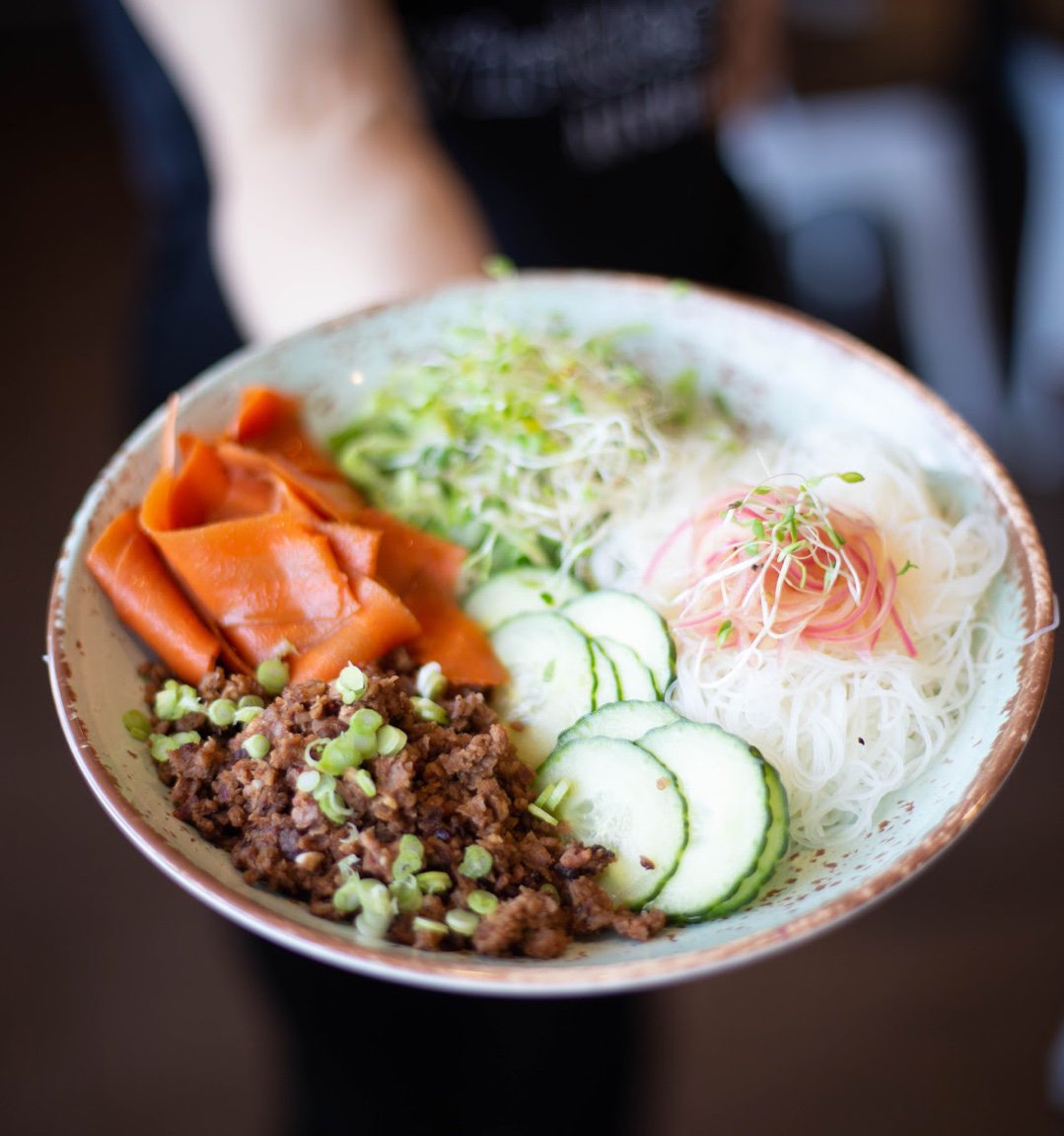 goviridescent's tweet photo. ✨NEW WEEKLY SPECIAL✨ The Vermicelli Noodle Bowl has landed at VK and we are drooling over this delish dish! #ViridescentKitchen #veganfood #planoeats #dfwvegan #texasvegan #veganrestaurant https://t.co/k0lUpS8pfI
