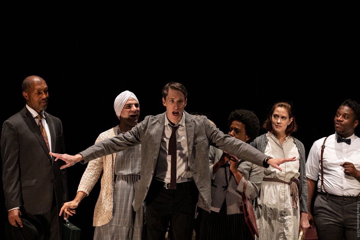 Colombarinews's tweet photo. A wild moment from our most recent "Everything That Rises Must Converge" by Flannery O' Connor directed by Colombari's Karin Coonrod.
#FordhamUniversity #CurrenCenter #FlanneryFilm #FlanneryOConnnorHome #compagniadecolombari #theater 
📸Maria Baranova-Suzuki https://t.co/cdk7whZc50