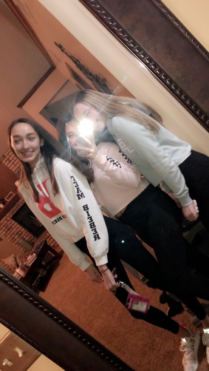 Paytonhaskell's tweet photo. happy birthday to one of the craziest people i know! so thankful for all of our mems! thanks for being one of my bestfriends!! ily!!💕🎊 https://t.co/NMTh38wQZJ
