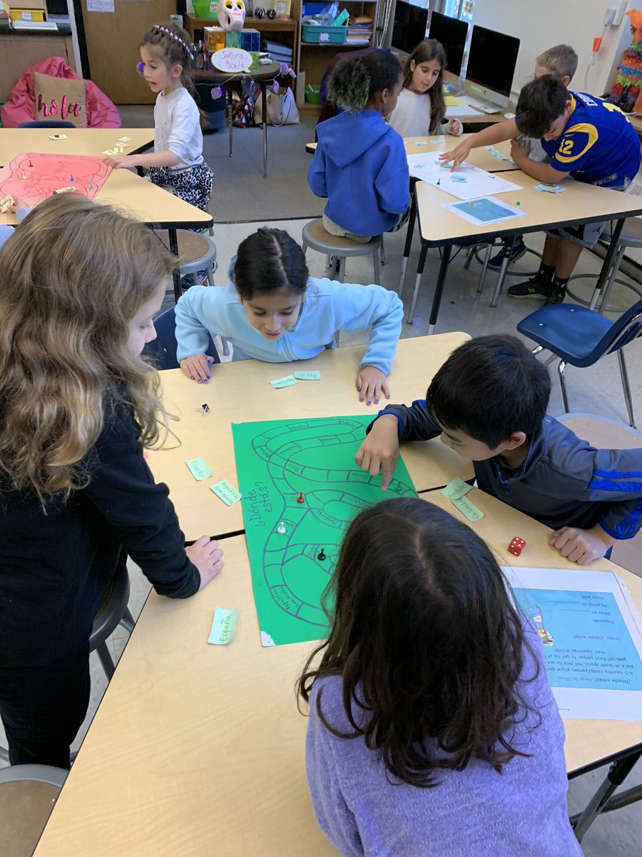 senorascala's tweet photo. ¿Dónde estás? A quick juego de mesa w/ 3W to practice our Spanish speaking countries 🇲🇽 🇦🇷 🇩🇴 #scarsdalewl #foxmeadowpride https://t.co/WxhzoHVW35