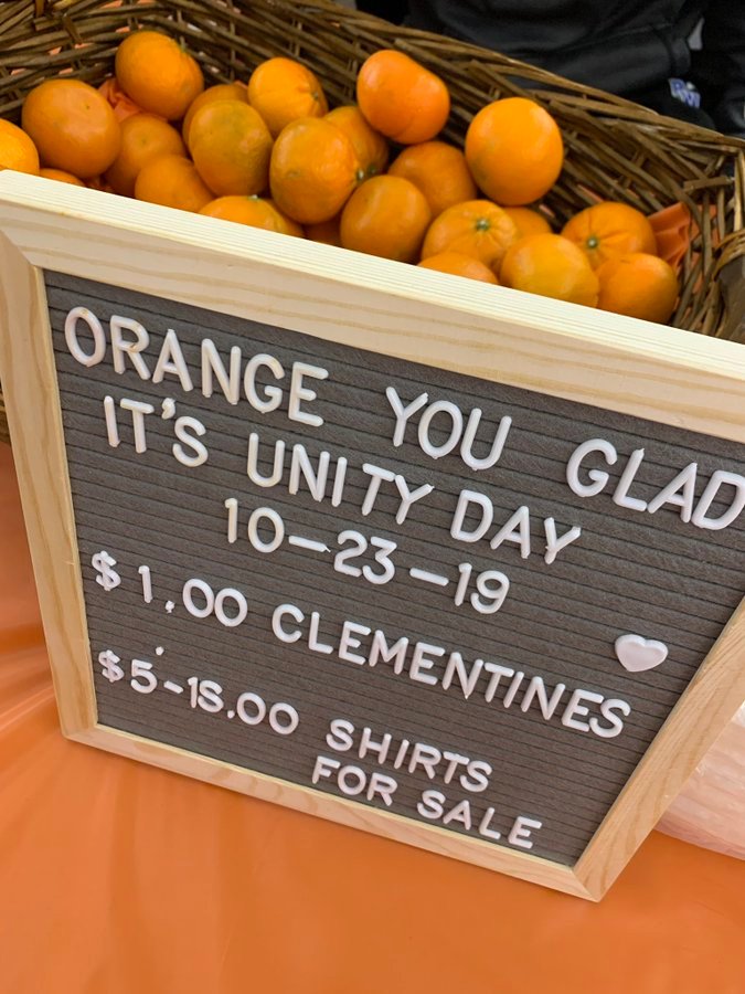 MissCarey215's tweet photo. Orange you glad it’s unity day 10/23. The letter club will be selling clementines (2 for $1.00) and Unity Day shirts (long sleeve &amp; short sleeve) Today &amp; Tuesday in the main lobby.  💙🧡💪🏼🍊👕 @PortWashAD @PWUFSD @SchreiberPrin @portvikings @PortSupe #unityday #KindnessMatters https://t.co/puaY9bKD5k