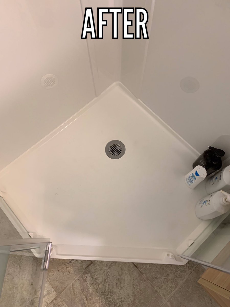 fixitphinney's tweet photo. BEFORE❌ and AFTER✅
.
.
#bathroom #shower #beforeandafter 
#fixitphinney #fix8marketing #ballard #ballardseattle #ballarddesigns 
#phinneyridge #phinneyridgeseattle 
#phinney #seattle #seattleconstruction 
#seattlecontractor #seattlehomes  
#seattlerealestate #seattlebusiness https://t.co/bSLSJO0TDF