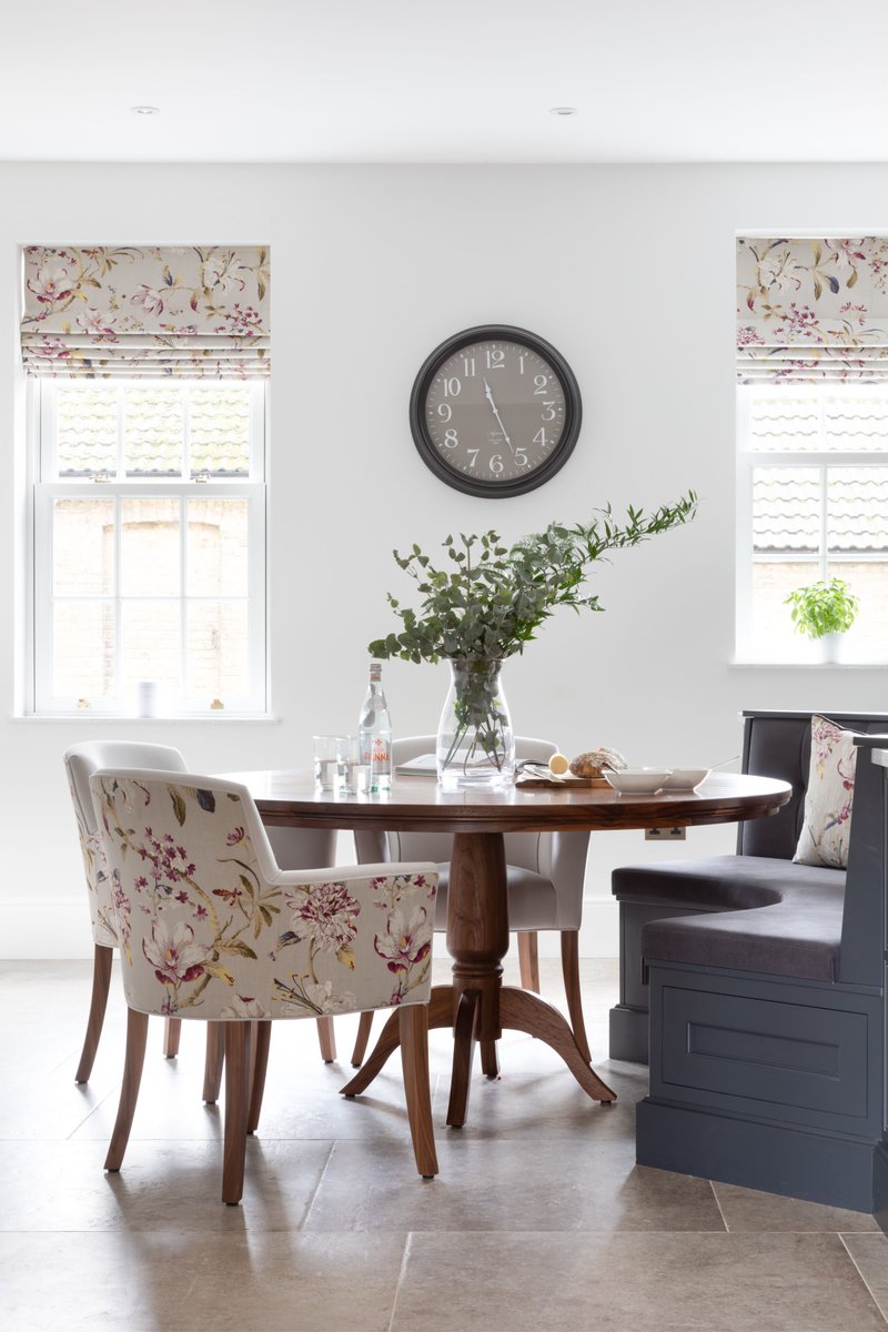 Delighted to meet happy client in lovely new kitchen &amp; see bespoke chairs, roman blinds, banquette seating &amp; scatter cushions we made in our Lincoln workshop. We enjoyed working with her to source her fabrics and decide on colour palette. Kitchen <a href="/Krantzdesigns/">Krantz Designs</a> Photo <a href="/paullmcraig/">Paul Craig</a>