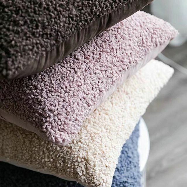nobiaxcessories's tweet photo. This fall, it’s all about texture! Soft fabrics, faux fur and cozy comfort! An easy way to change the look of your room or integrate the newest trend, is to get new pillows and throws.! #fall #itscoldoutside #throws #pillows #textured #fabrics #rich #hugyourpillow #getwithth… https://t.co/HwQkPy0yh4