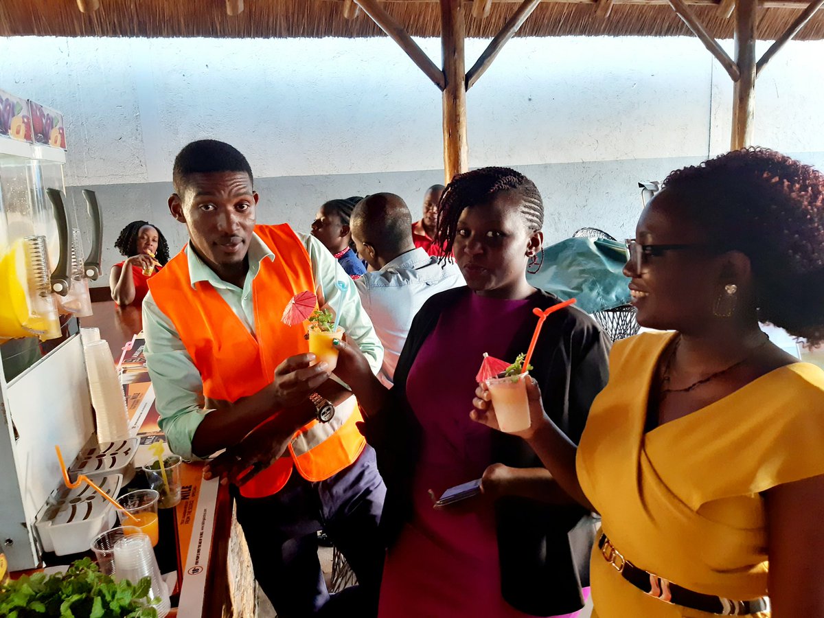 NBLUganda's tweet photo. Mixologist @brianmixologist shares the secret to the delicious slushes. Served this evening are purees of Mango, guava, lime and https://t.co/0SPPQtrxfn can opt for a cocktail of all or savour each flavour independently. #TobBrewer #QualityDrinks https://t.co/z7m5jzbSU6