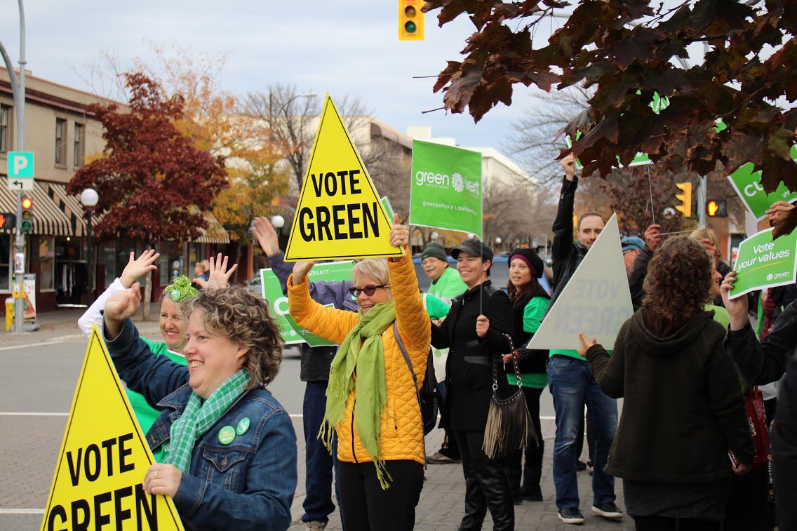 IainCurrie4MP's tweet photo. Thank you for your support. For showing up and giving people hope for the future. Together we can tackle #ClimateChange. And more! #Kamloops #100milehouse #BarriereBC #ClearwaterBC #elxn43 #GPC https://t.co/uteaOGXsSR