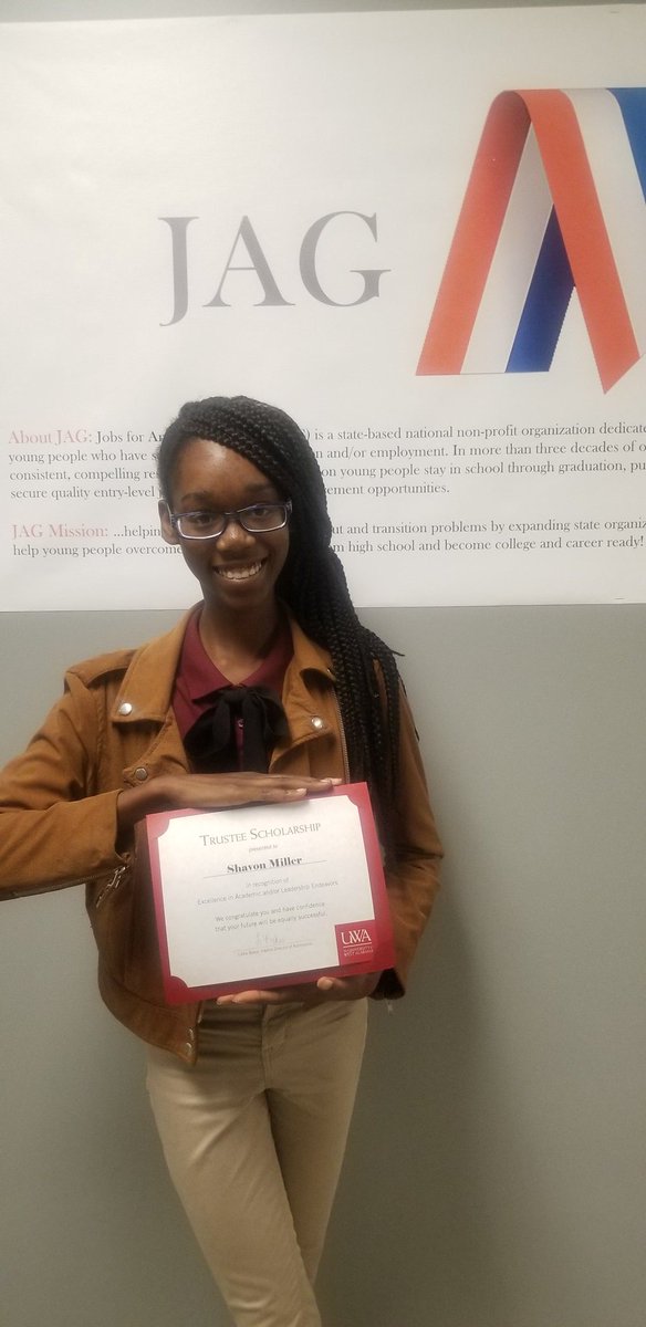Shavon was awarded a $10,000 scholarship to the University of West Alabama.  Congratulations Shavon!#movingmpsforward
<a href="/MPSAL/">Montgomery Public Schools</a>
@MPACTMontgomery <a href="/crossing_park/">Park Crossing H. S.</a>