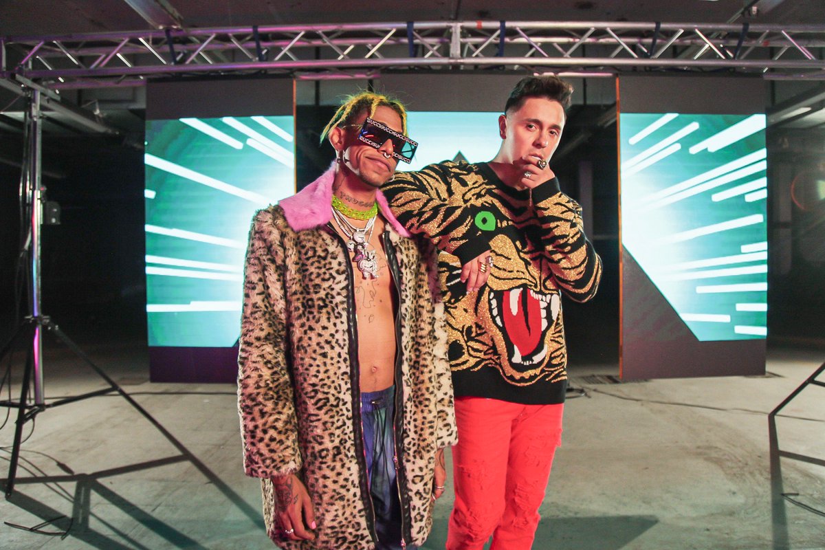 UMUSICA's tweet image. Empezá tu día y hazlo un #FelizLunes ☀️ con lo más reciente de @JoeyMontanaT junto a @LaloEbratt 😎 Escuchá #NoTeVa aquí mismo 👉 ow.ly/2bw250wQl7x