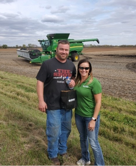 AgCountry's tweet photo. It's always a rewarding time of the year when we can deliver a meal to farmers. It's just a small way of saying thanks. #ThankAFarmer #Havest19 https://t.co/1iWIrk7hMn