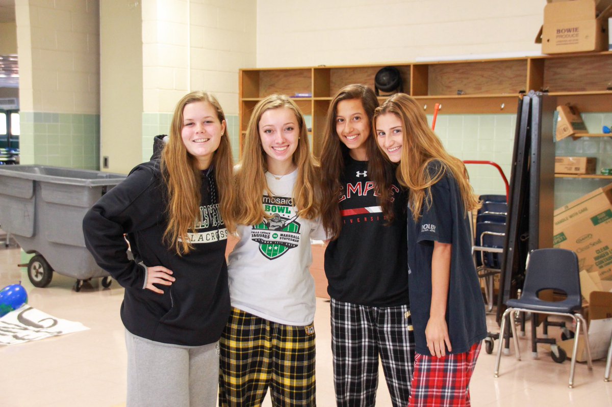 FchsLeadership's tweet photo. Check out some of our RAD JAGUARS reppin’ their pajamas for #FCHocoWeek! Message us your pictures to be featured!!! https://t.co/5a90C7XQ49