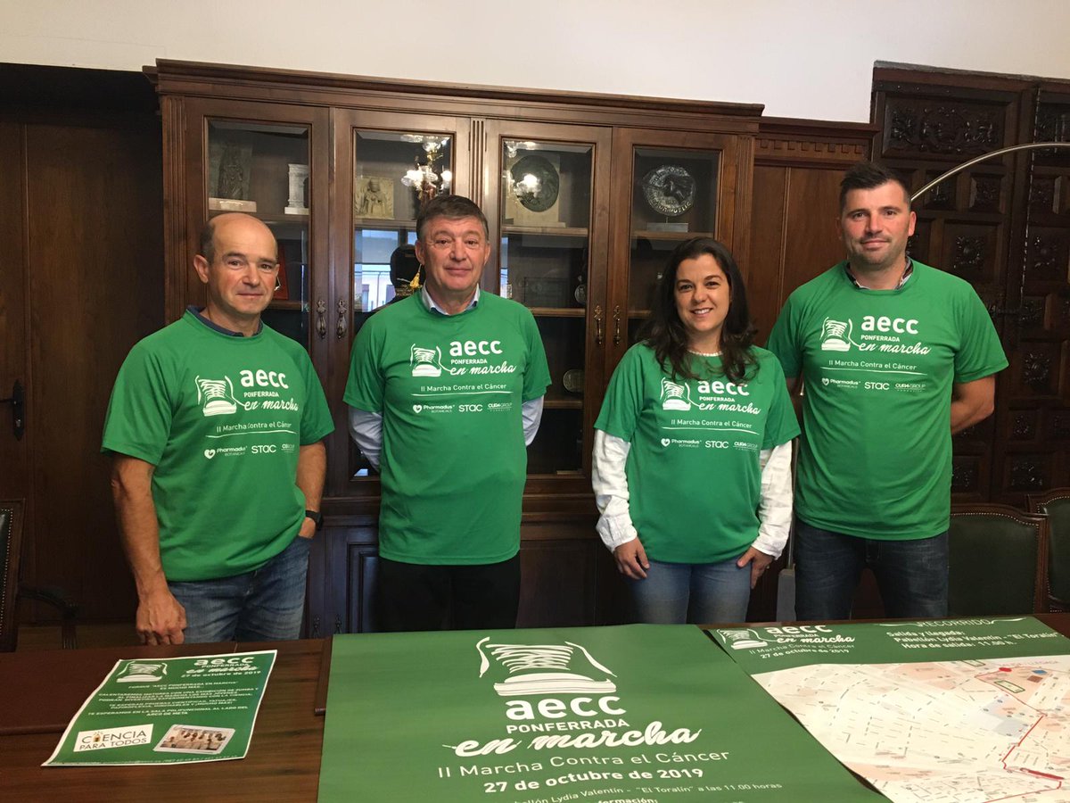 ContraCancerLE's tweet photo. Hoy se ha presentado oficialmente en el @AytoPonferrada   la II Marcha Contra el Cáncer que se celebrará el domingo 27. Las inscripciones se pueden realizar en la tienda Decathlon Ponferrada o en https://t.co/S9BFmTlvGz
#aeccenmarcha #aeccponferradaenmarcha #reto2000 #mareaverde https://t.co/C0JmwXDay3