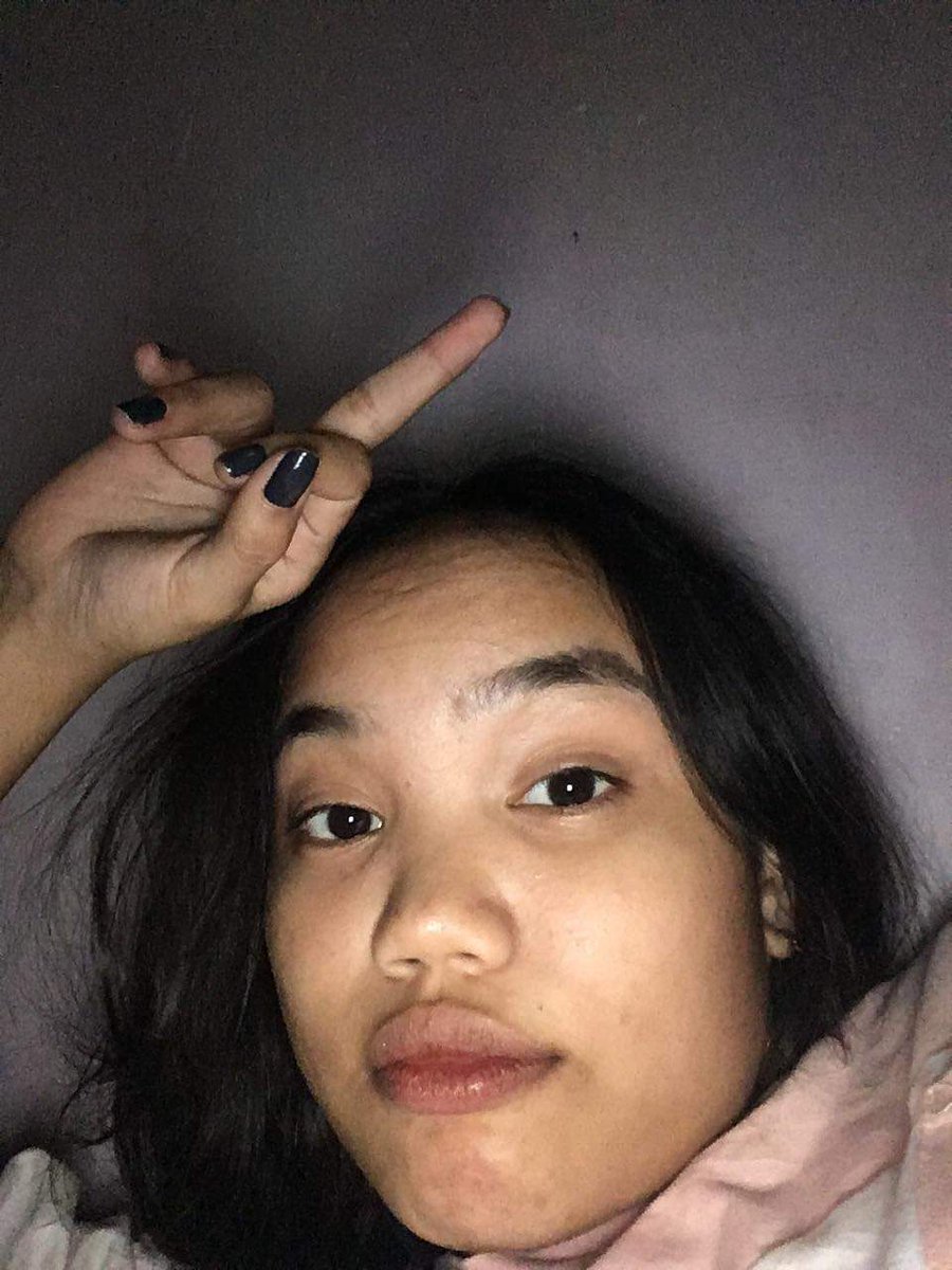 Necx19's tweet photo. yung nagpost yung ex mo na loyal daw sya 
me: https://t.co/iBAI9z4Z8C