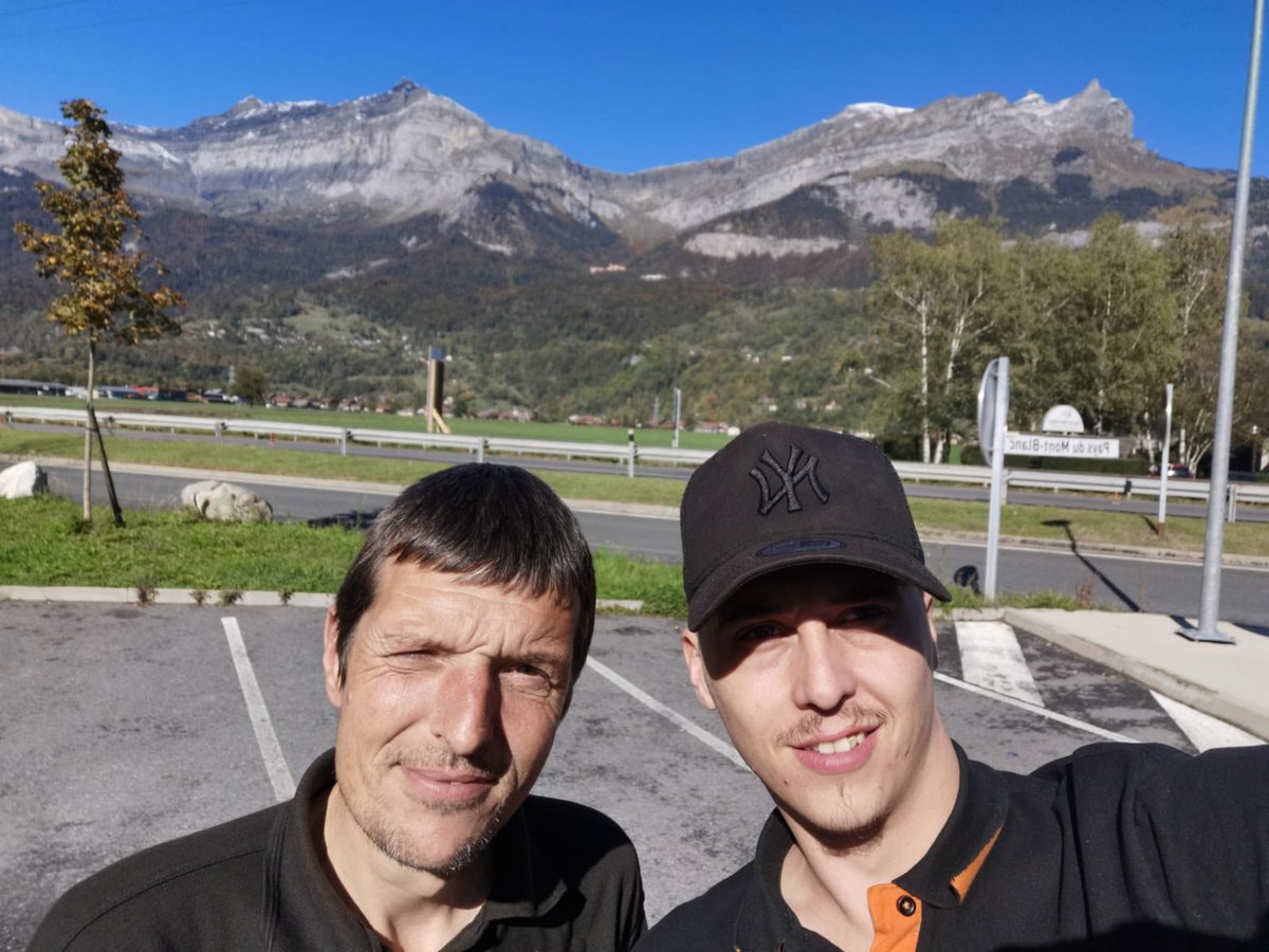 Skratch_UK's tweet photo. After more than a week in Italy carrying out installs and Pre-Preventative Maintenance on our equipment, two of our team are heading back to the UK!
#smartvisualsolutions #av #audiovisual #technology #equipmentmaintenance #digitalvisualsolutions #retail #notjustascreen https://t.co/WGoWyMvMDZ