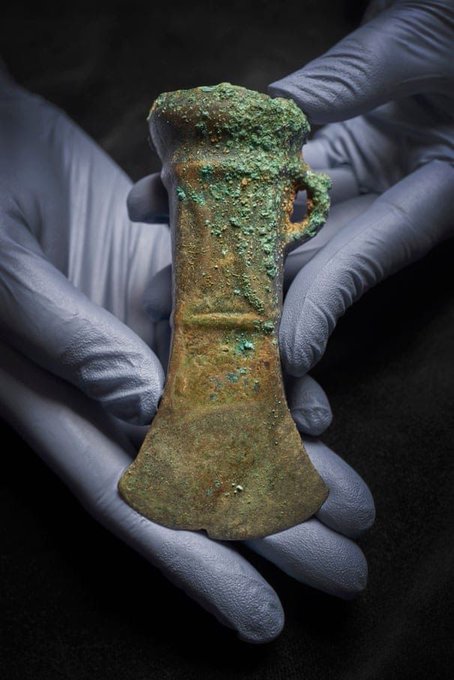 Mystery surrounds London's 'Havering Hoard' EHaYk77WwAIGaC_?format=jpg&name=small