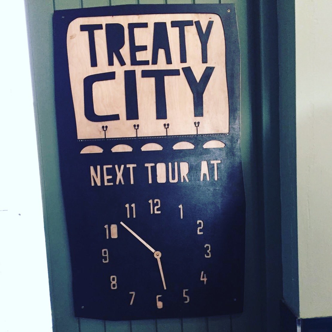 TreatyCityBrew's tweet photo. 🔴1751🔴
On this year, Arthur Roche brewed the last beer in 24/25 Nicholas st until TCB took hold in 2019. Today we celebrate the memory of Arthur with a tap takeover in Mother Macs. 7 beers over 7 days, each tapped at 17:51. Don’t miss out! #tastetheisland #treatycitybrewery https://t.co/UaBLkVkaWB