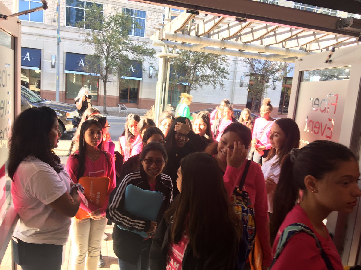 vkajones's tweet image. How does @AISDSupt prekick off #hourofcode2019 & the #codingforgood theme? Well with a collaborative event w students @AnnRichardsStar using @codeorg AppLab to CREATE #codingforacure @SusanGKomen @kelsey_erwin @aisdtdt @AISDGifted @kdhodges18 @codeorg @AustinISD_OID