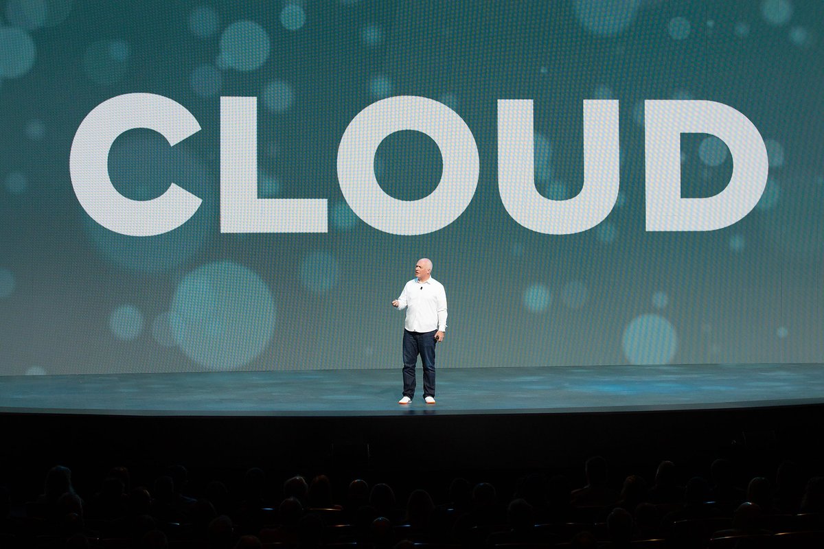 Teradata's tweet photo. President and CEO Oliver Ratzesberger brings the #MondayMotivation with the Cloud Imperative at #TDUNIV You have no choice but to innovate with #cloud https://t.co/VQfxOpLsGM