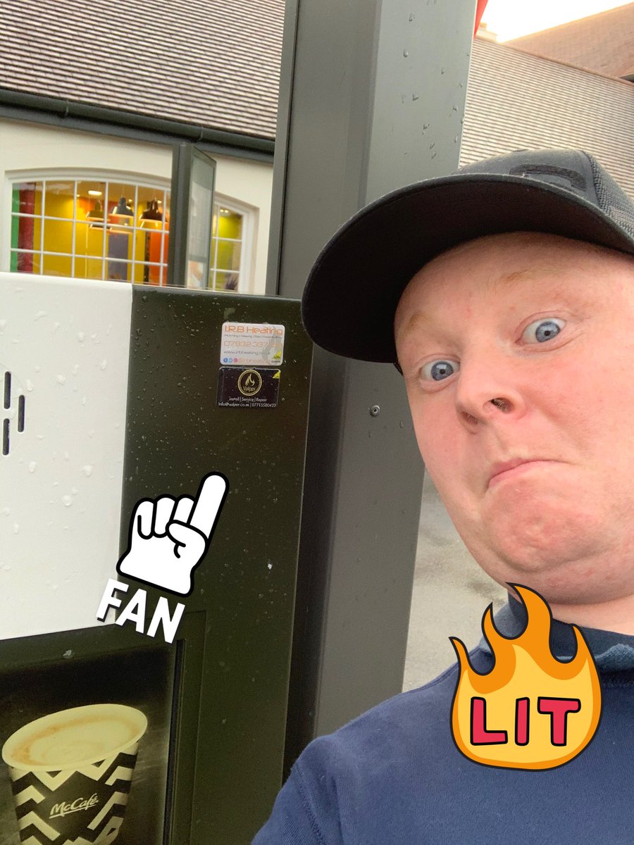 Absolute brilliant day with the family. We went to IWM Duxford. Well worth it if you like aeroplanes and tanks. Couldn’t have asked for a better birthday. I got to see this sticker aswell👀👀👀👀