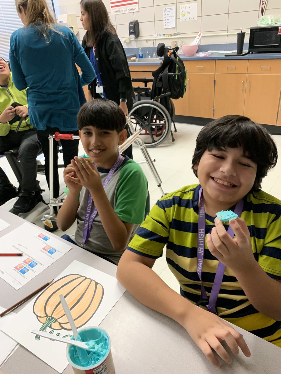 Mrs. Farnan (O’Connell)☘️ tweet media