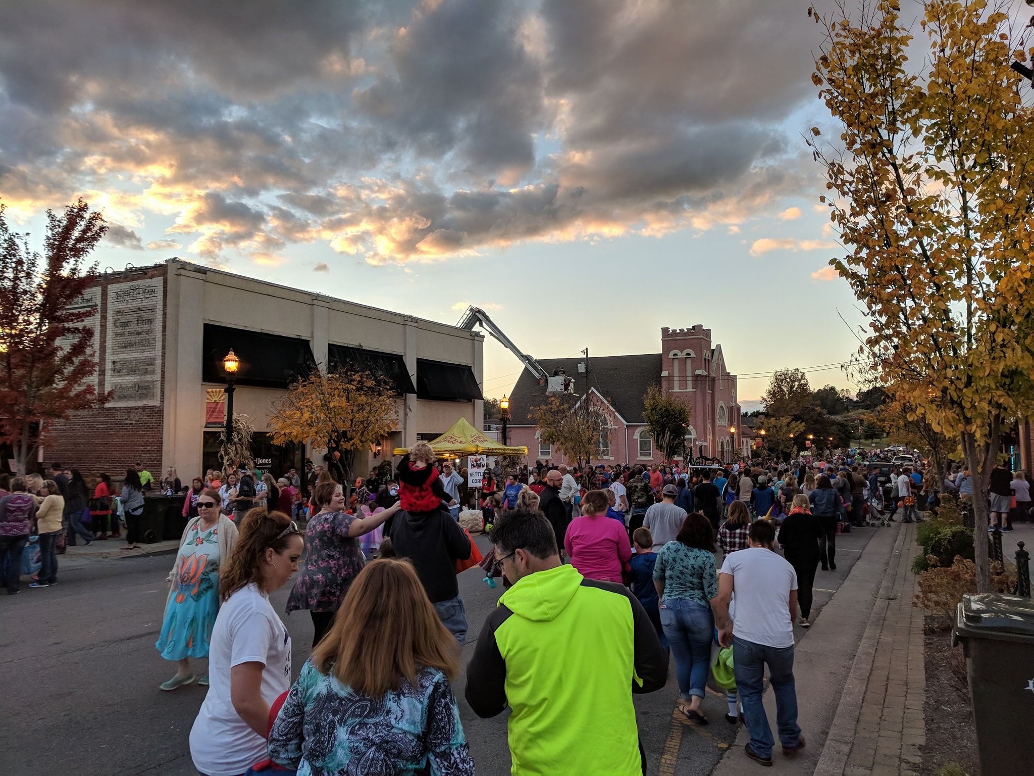 London Police, KY on Twitter "Boo On Main is headed your way! THIS