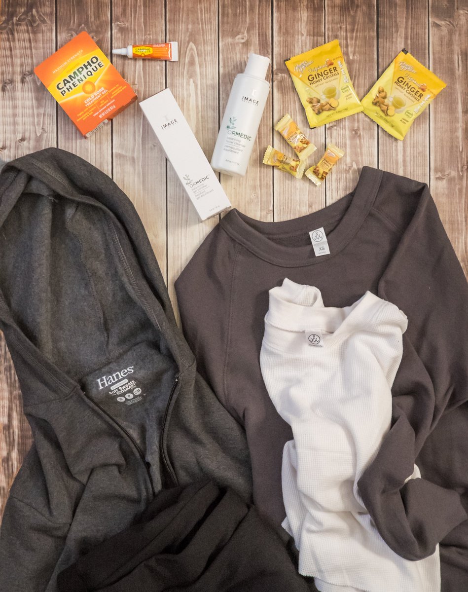 _Penelope's tweet photo. AD: Have a super cozy winter with these warm-ups... a curated list of my winter necessities for great self-care @AlternativeApp @Bloomingdales @hanes @imageskincare #WarmUpWithBBoxx #dogoodfeelgood #wearalternative #AgeLater #ormedicpromise #POPGinger https://t.co/cxVV82vP4o https://t.co/hZsQL7LNAD