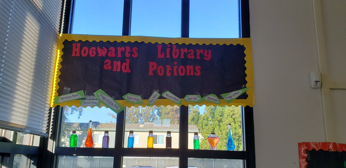 monical1169's tweet photo. Finally complete..3 of board decoration in library... @vickiej10 @msumarDAIS @DoverMsVeronica @RoushRoushy @FSUSDLibraries https://t.co/xVwEi1Lovc