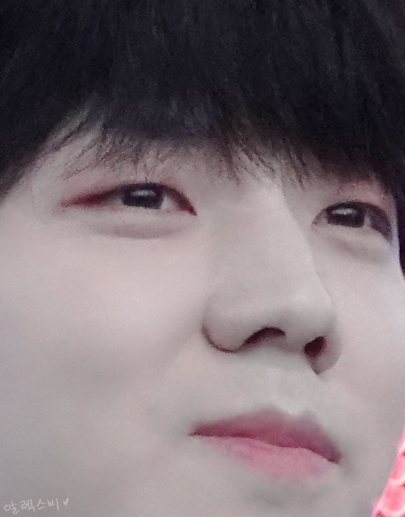 AlexB_4day6's tweet photo. 191019_Grand Mint Festival 
#DAY6 #데이식스 #윤도운 #DOWOON 

호흡은 비정상 심박수 비정상😇
이렇게 뛰다가 저세상 갈것같아 도운아.. https://t.co/sERp4kgDiD