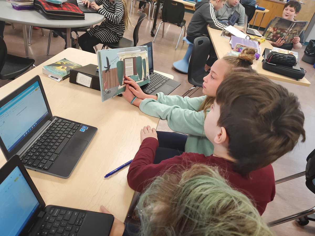 LearningwithMsG's tweet photo. Grade sixes are showing what they know about summarizing and theme by using picture books! https://t.co/en9mVB3XxF