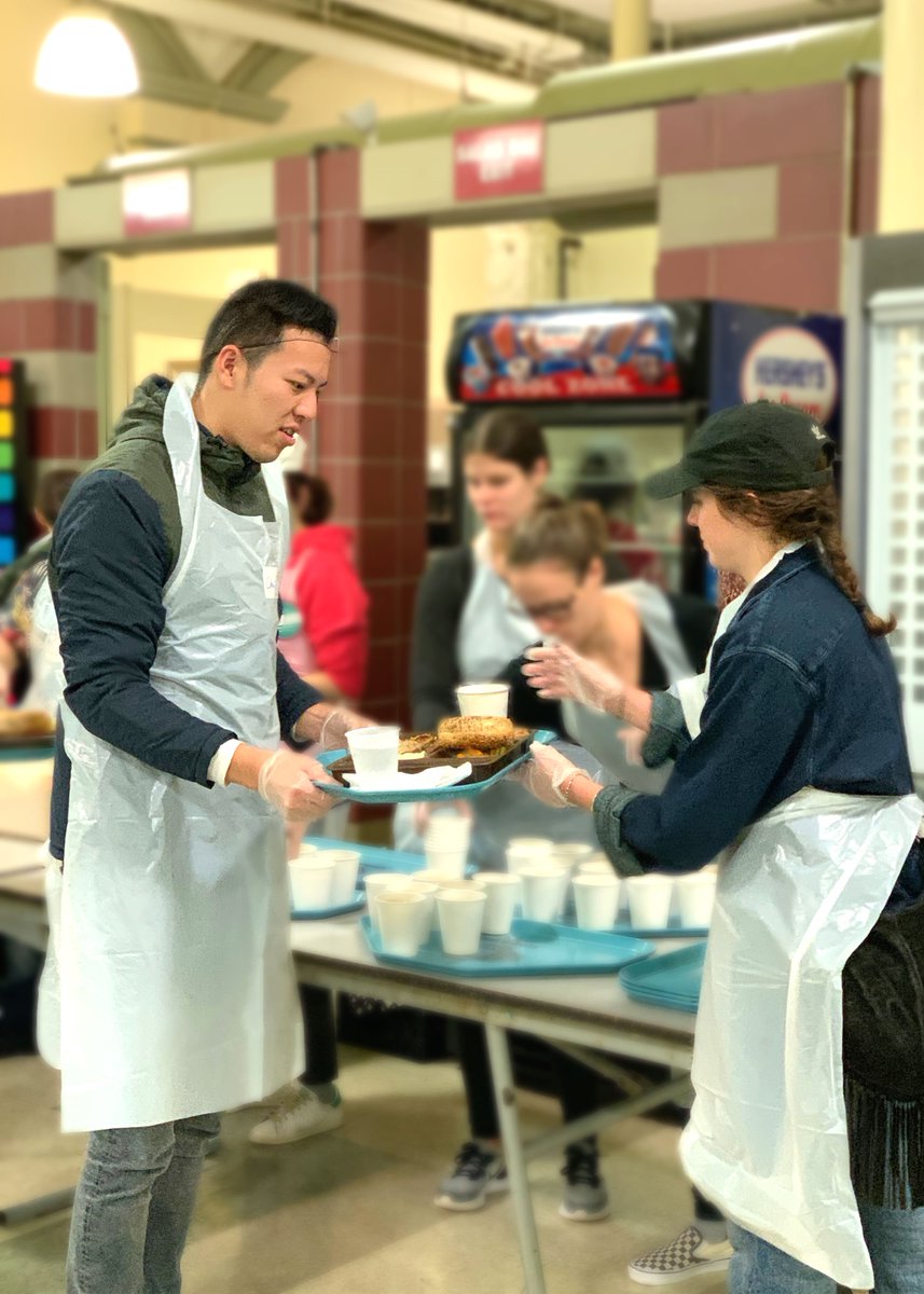 Another wonderful Sunday spent in the #soupkitchen! Thank you to all of our volunteers who came out to help, and thank you to all of our coordinators who are working tirelessly to make the meals happen! Many smiles and warmth were spread!!😊 #volunteer #volunteernyc