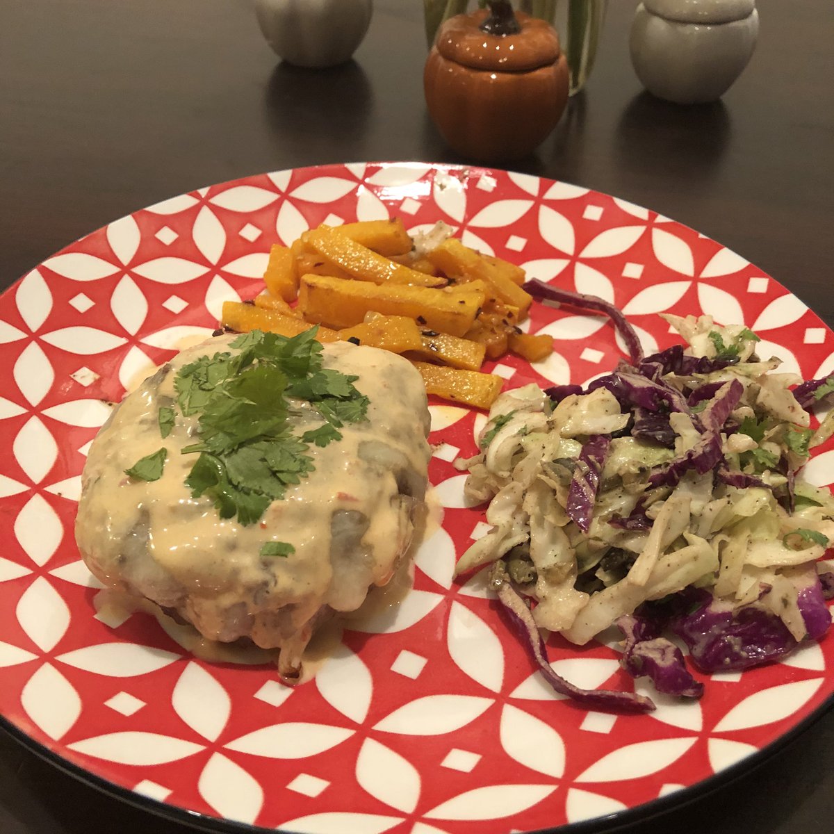 CookinwithChaz's tweet photo. New recipe posted! Cooking with Chaz on FB!! Enjoy! #cookingwithchaz #homecook #homechef #burger #butternutsquash https://t.co/bZcp34HpSz