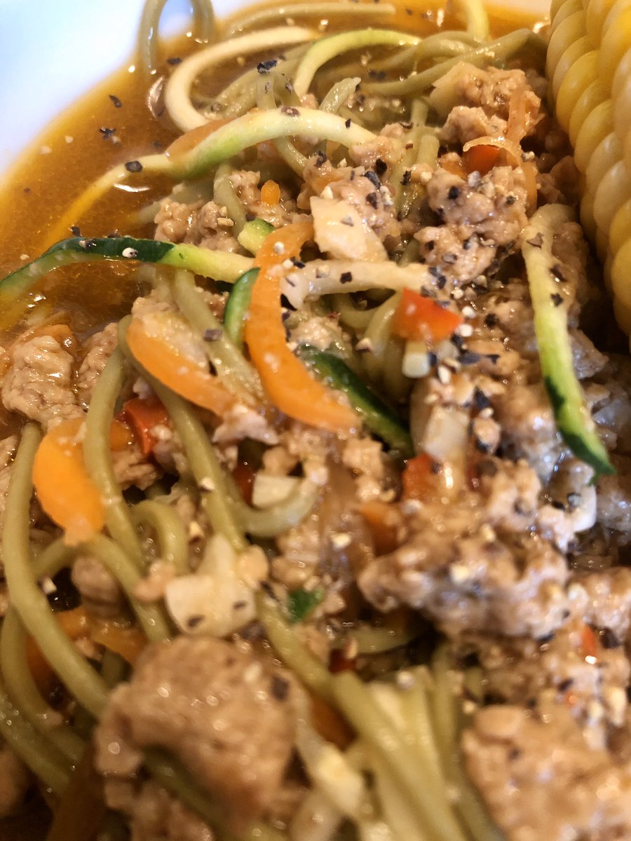 Japanese green tea noodles with Quorn #vegan mince, chilli, garlic, fermented mushrooms, ginger, shredded carrots and spiralized courgette w/ sesame oil, soy sauce and 🌽  #veganrecipes