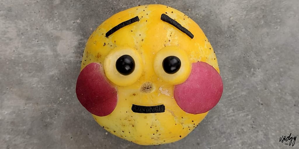 vdotedgy's tweet image. Hi. I&apos;m new to Twitter. Despite intending to include them, in my excitement to get going I forgot #ImageDescriptions for my first 3 pieces of vegetable based artwork. Sorry.

I&apos;d really appreciate suggestions for the best way to rectify this. Many thanks. #AccessibleTwitter