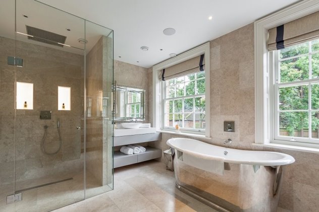 Epsom_Builders's tweet photo. This is how you build a house! We just love creating beautiful homes... #specialistbuilders #epsombuildersltd 🙌👍 https://t.co/iA9gTtsYx4