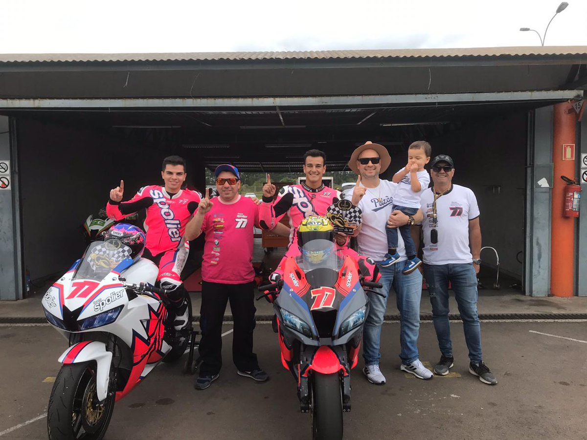 FuelUniverseTV's tweet photo. Ribodino se consagra Campeón Gaucho de SBKPro || https://t.co/0E9S0GJkzR ||
#SBKGaucho #Ribodino #Kawasaki #SBKPro #FuelUniverse https://t.co/jUy5Ba8WS4