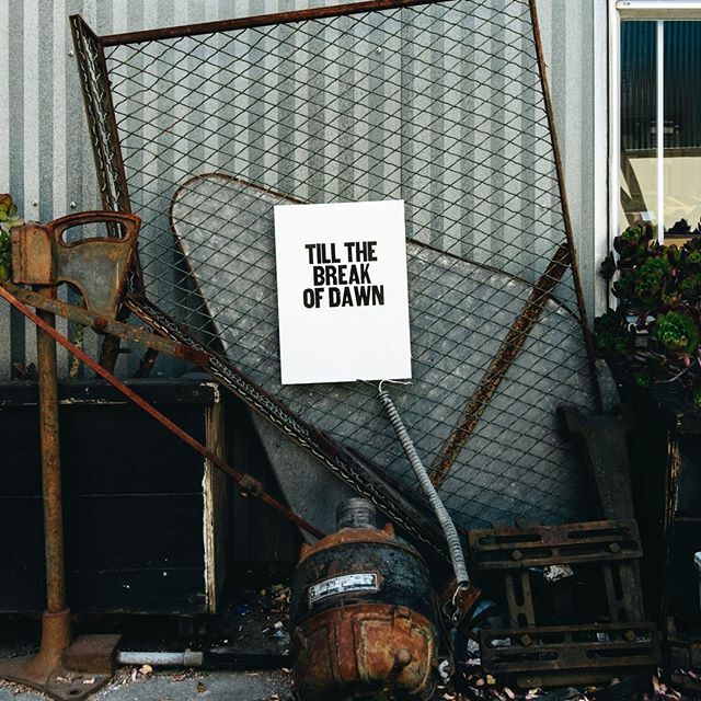 PaperJamPress's tweet image. Burnning the midnight oil 🌙 What do you do to stay awake? ift.tt/33TtW67