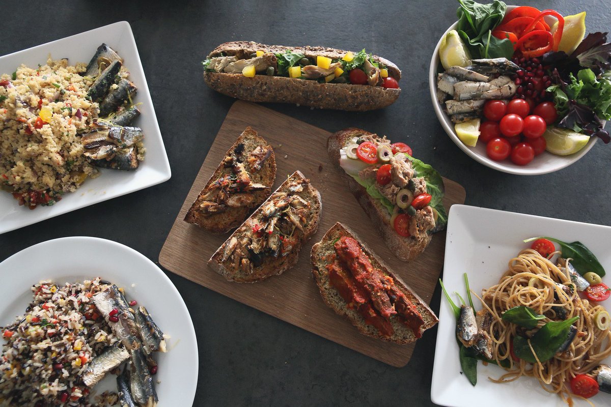 Fish4Ever's tweet photo. It's #Fish4Health week!🐟 We at Fish4Ever don't only care about sustainability, but also about our customers' #health. So we'll provide you with lots and lots of interesting facts and delicious healthy #recipes. Stay tuned!😍
Have a great Monday everyone! 🙌 https://t.co/WqQuEohfL1