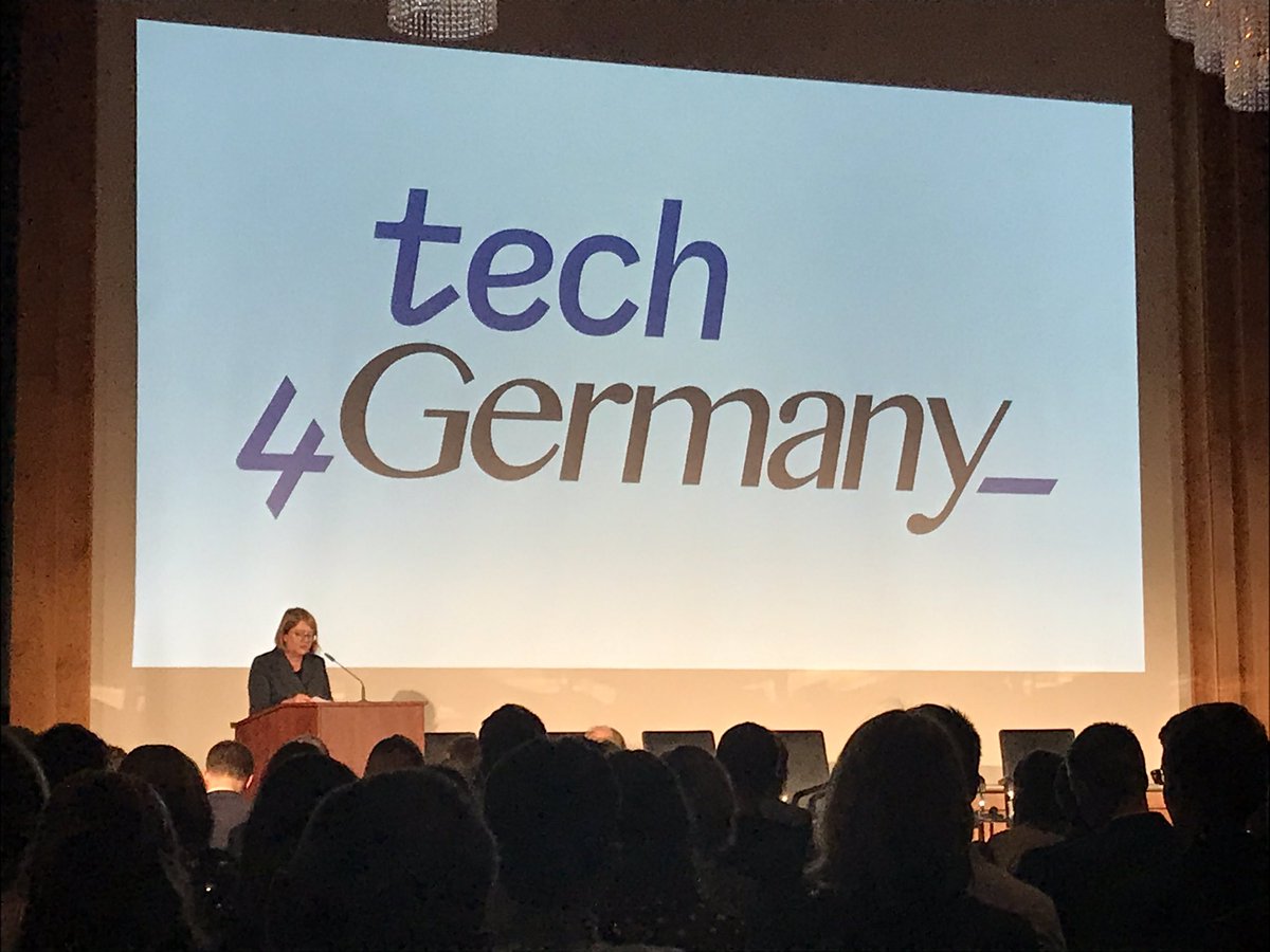 Jetzt Abschlussveranstaltung #Tech4Germany beim Auswärtigen Amt. Ich freue mich auf interessante Beiträge und Impulse für die öffentliche Verwaltung in Deutschland.