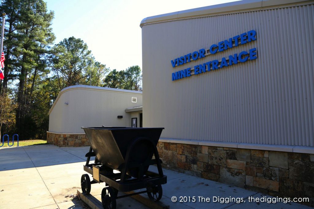theDiggings's tweet photo. The Crater of Diamonds #StatePark is located on a 95-million-year-old eroded #volcano in #Murfreesboro, #Arkansas were visitors can #mine their own #diamonds.

https://t.co/roXb6S7Ajd https://t.co/c7lFuTOWI1