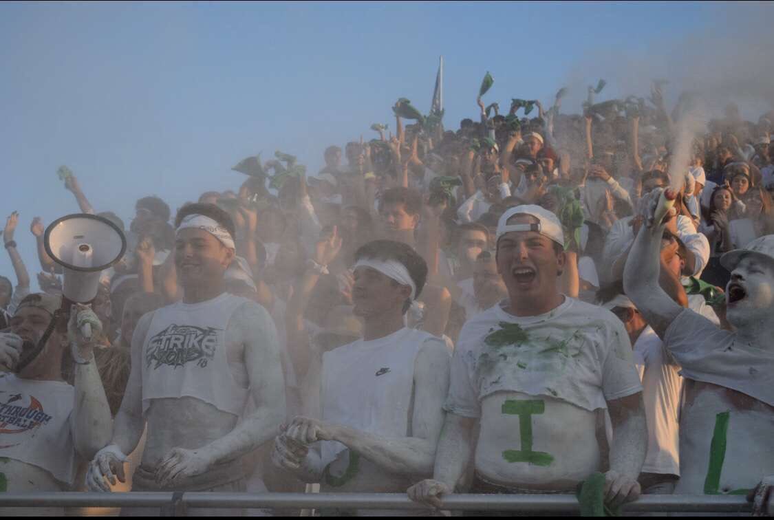 LHSStrikeZone81's tweet photo. EVERYONE SHOW UP AND SHOW OUT TO THE GAME @ DAVISON ON FRIDAY TO SHOW THE TEAM SOME SUPPORT AND TO SHOW @DuffTyler WHO THE BEST STUDENT SECTION IN THE STATE IS ‼️‼️ #onelapeer #boltup https://t.co/ugKJCjQ7jh