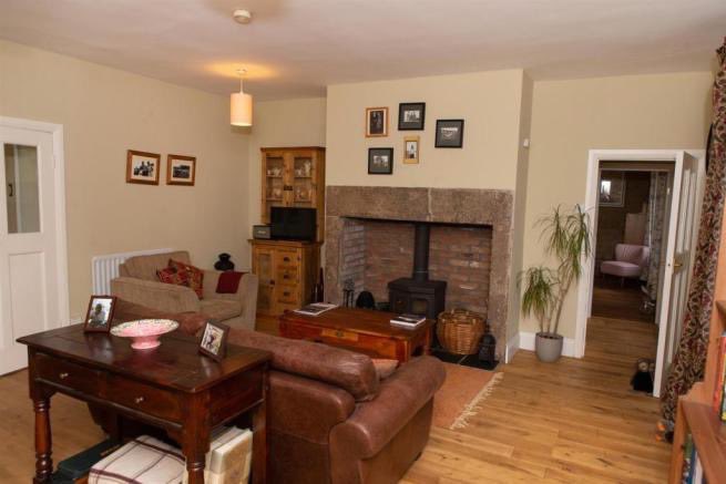 elopaUK's tweet photo. Message us today to arrange your viewing of this luxurious 4 bedroom country cottage in the historic and desirable village of Wylam.

Asking Price £465,000 https://t.co/jTdomyrxSX