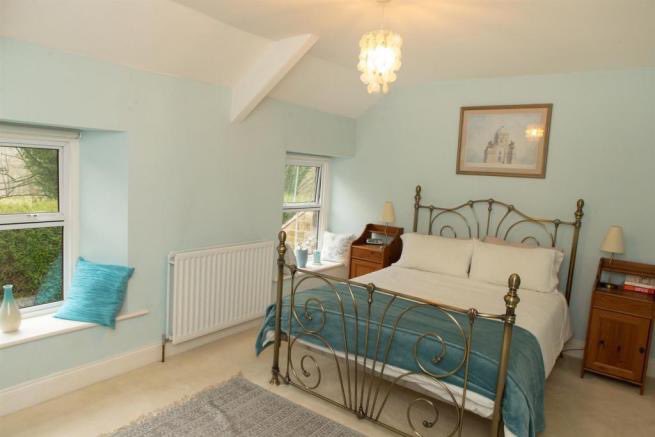 Message us today to arrange your viewing of this luxurious 4 bedroom country cottage in the historic and desirable village of Wylam.

Asking Price £465,000