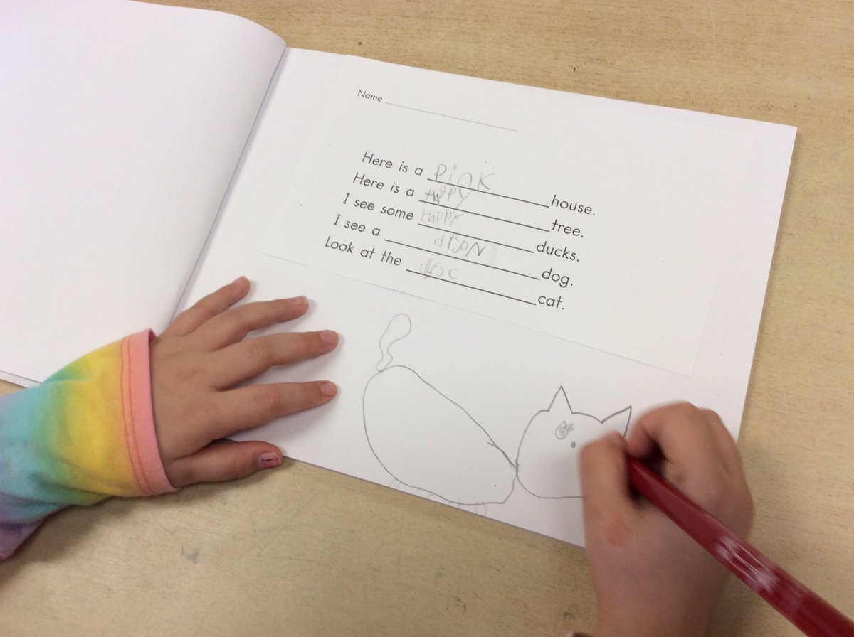 FeereLaura's tweet photo. 1A practised using their letter sound knowledge to guess words in a poem. Then we sounded out words to add to sentences. https://t.co/QTmpVnD3in