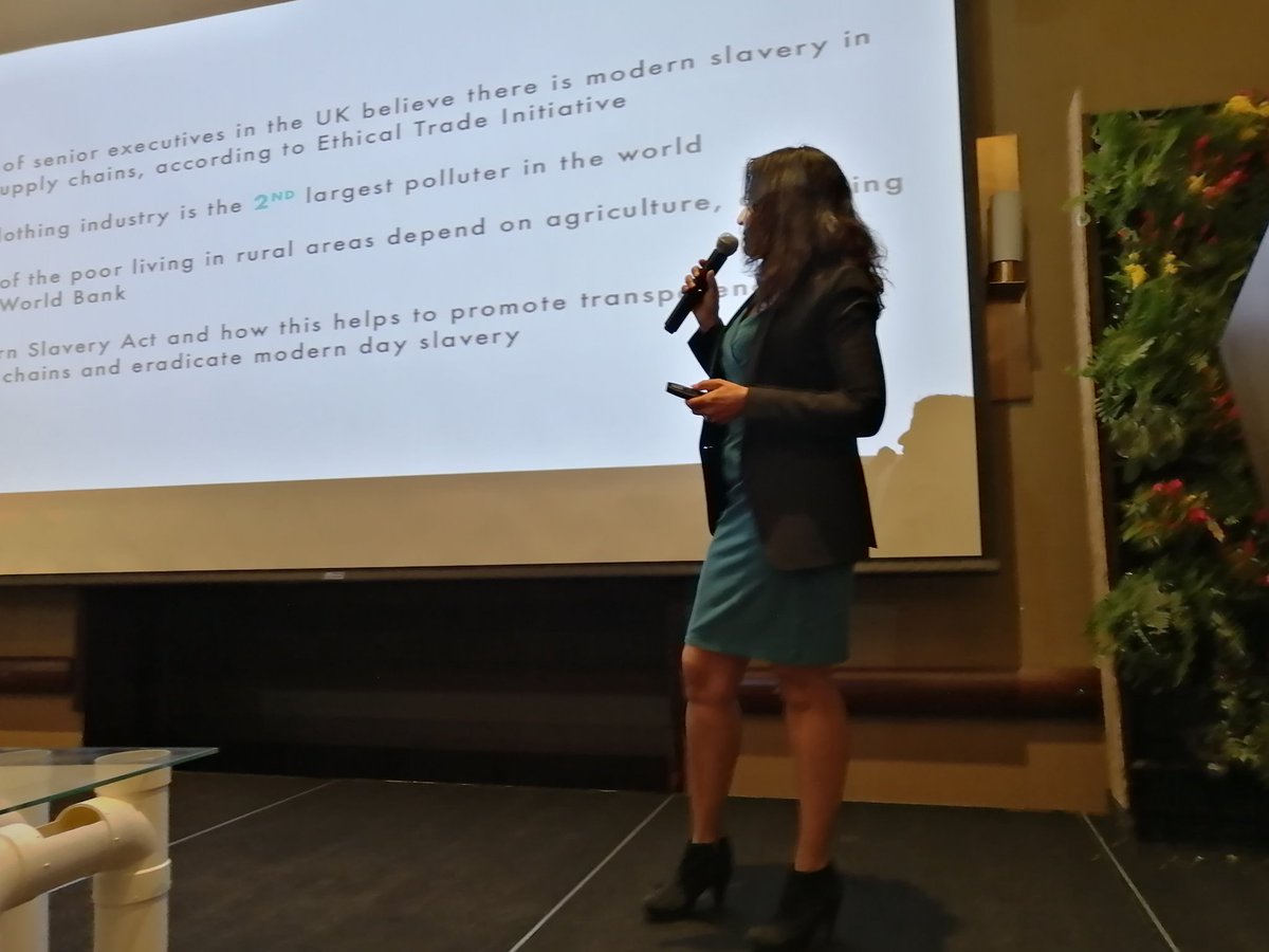 En este momento se está desarrollando el XII Congreso Internacional de Medio Ambiente con la conferemcia de Safia Minney #ceidcolombia