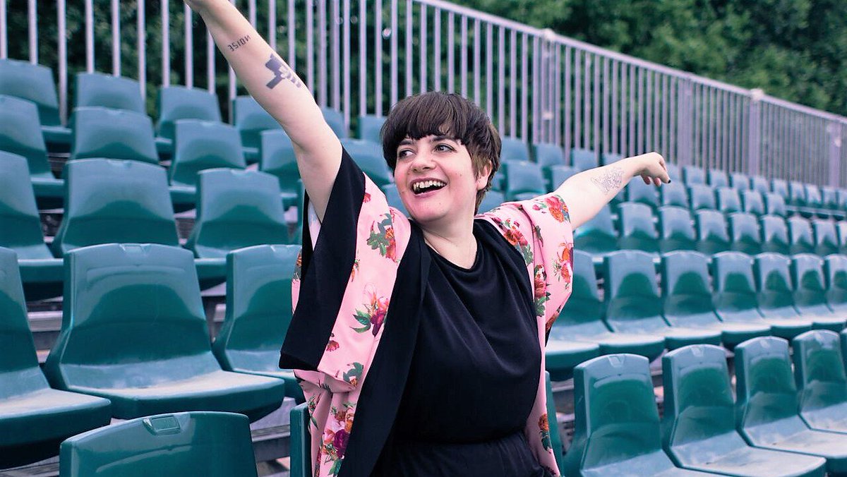 radio3_rne's tweet photo. [Un contenido @Radio3Extra solo disponible online 💻 y app 📱]

Natalia Piñuel, coordinadora de @shemakesnoise, se pone a los mandos de este nuevo #podcast de #TransMusicaExpress 🚄 https://t.co/sq2NOGi2xv https://t.co/fm8Ew4ygX2